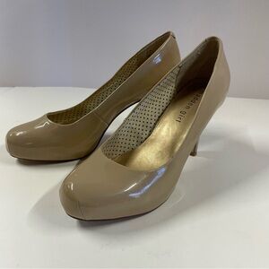 Madden Girl Getta Nude Patent Leather Heels EUC Women’s Size 7